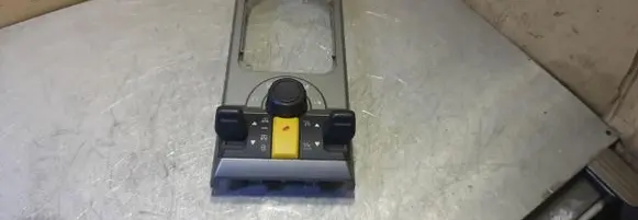 Land Rover Discovery 3 - LR3 Suspension ride height/mode switch 