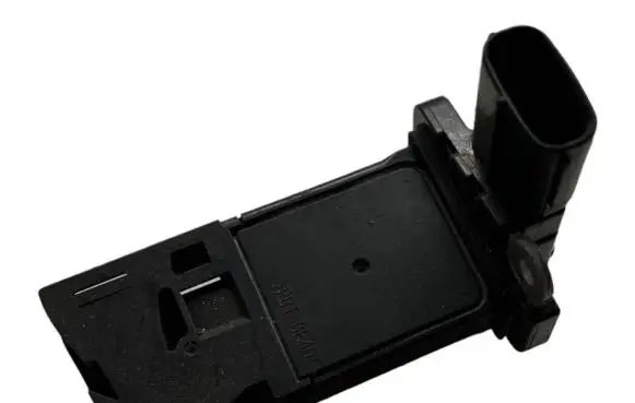 Toyota Auris 150 Mass air flow meter 2220426010