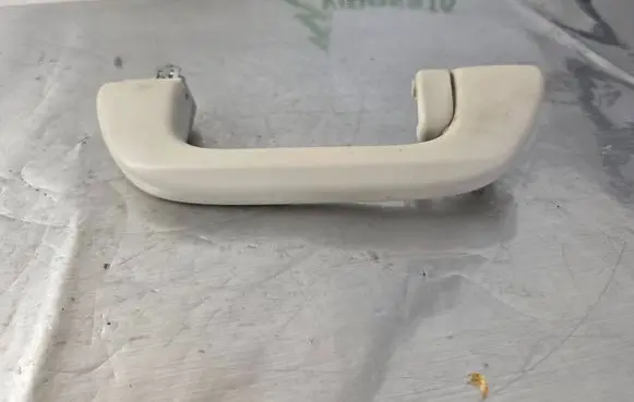 Honda CR-V Rear interior roof grab handle YR416L