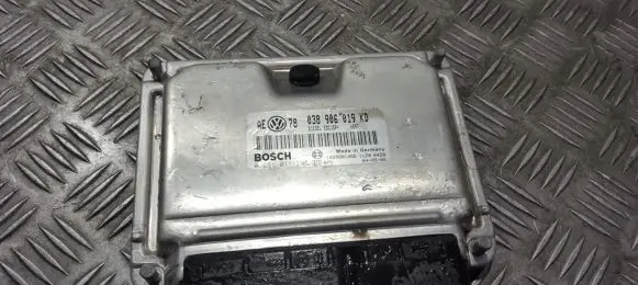 Volkswagen PASSAT B5 Engine control unit/module 038906019kd 0281011205