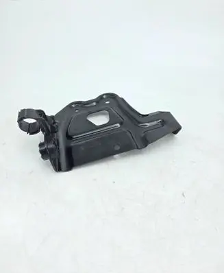 Autres pièces compartiment moteur
