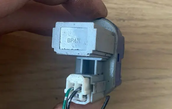 Mazda 3 I Brake pedal sensor switch BP4K