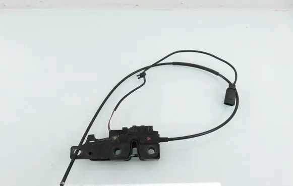 Audi A3 S3 8P Engine bonnet/hood lock/catch 8P0823509C