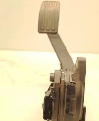 Nissan Murano Z51 Accelerator throttle pedal 180021AE0B 6PV00977201