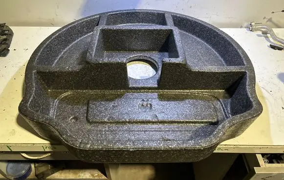 Jeep Cherokee Trunk/boot floor carpet liner 04726370AB