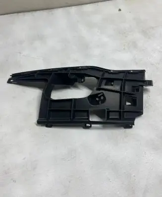 Audi A7 S7 4G Front bumper mounting bracket 4G8807095A