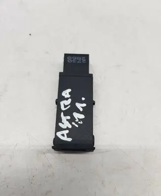 Opel Astra J USB socket connector 13348688