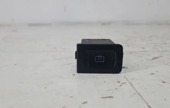 Volkswagen Golf IV Windscreen/window heater switch 1J0953235A