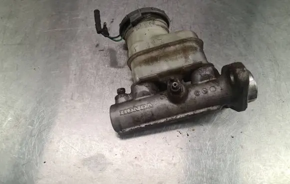 Honda HR-V Master brake cylinder