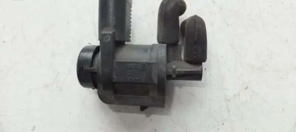 Volkswagen Bora Vacuum valve 1J0906283B