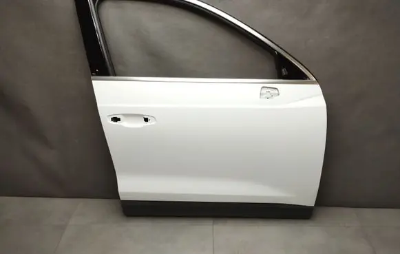 Audi Q3 F3 Front door 83A