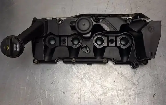 Volkswagen Transporter - Caravelle T6 Rocker cam cover 04L103469J
