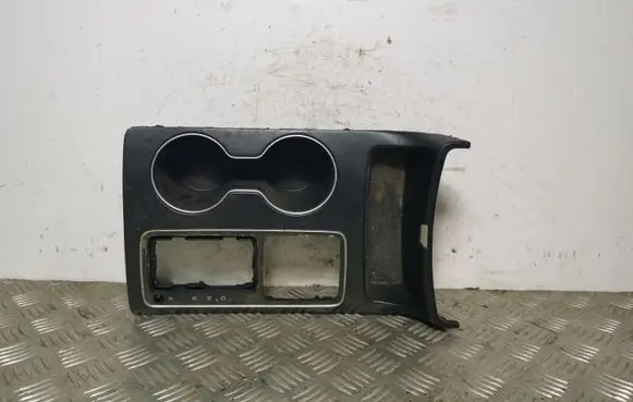 KIA Sorento Cup holder 