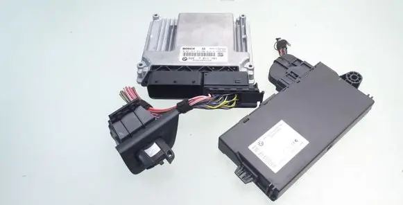 BMW 1 E81 E87 Engine ECU kit and lock set 7811701 0281015042 9147212