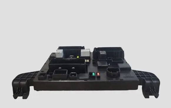 Opel Zafira C Fuse module 20957185