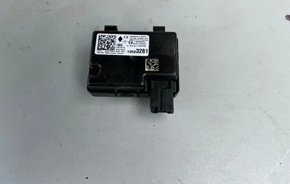 Chevrolet Camaro Door central lock control unit/module 13523281