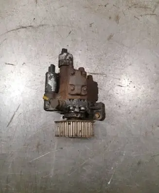 Renault Laguna III Fuel injection high pressure pump 8200821184 A004TJ0582 5ws40153