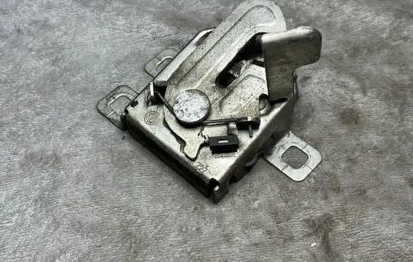Fiat Bravo - Brava Rear glass lock/latch X198 51945645