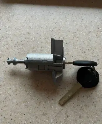 BMW X5 E53 Front door lock (next to the handle) 