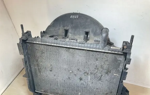 Land Rover Discovery 4 - LR4 Coolant radiator AH328005BA L25951 AH328K619AC