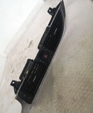 Audi A6 C7 Dash center air vent grill