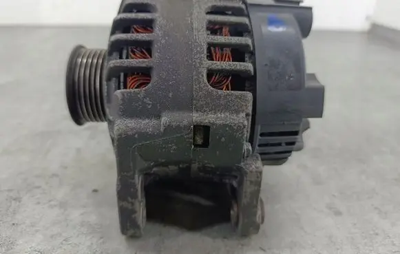 Seat Ibiza III (6L) Generator/alternator VALEO
