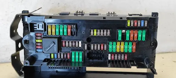 BMW 7 F01 F02 F03 F04 Fuse module 9252816 07784882 317033441