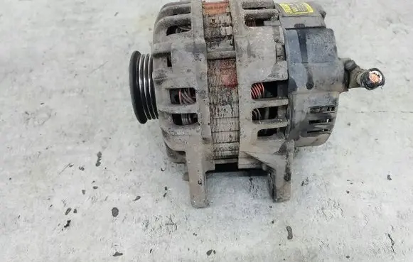 Hyundai Trajet Generator/alternator 3730023600