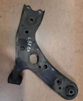 Toyota Avensis T270 Front lower control arm/wishbone