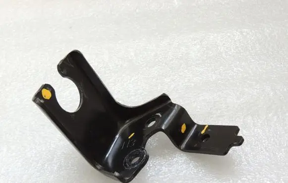 Toyota Yaris XP210 Gear shift cable bracket 33823K0020