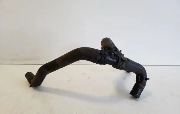 Volkswagen Golf Plus Engine coolant pipe/hose H05790