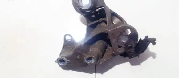 Volkswagen PASSAT B5 Engine mounting bracket 4b0199352a