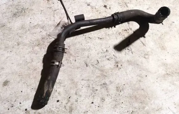 Toyota Avensis T220 Engine coolant pipe/hose