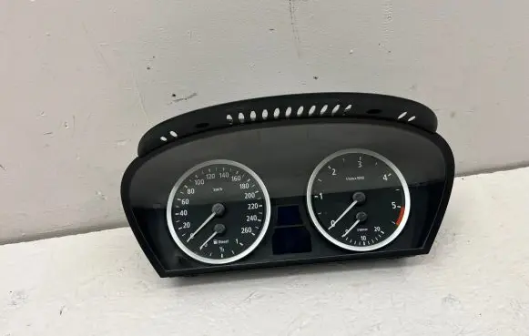 BMW 5 E60 E61 Speedometer (instrument cluster) 62116945633 110080213