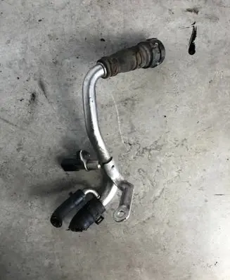 Volkswagen PASSAT B8 Engine coolant pipe/hose 03N121060J