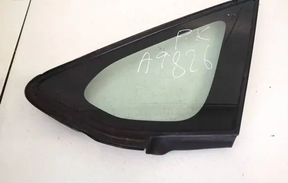 Toyota Auris 150 Front triangle window/glass 