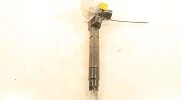 Mercedes-Benz C W203 Fuel injector 0445110121