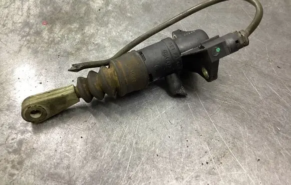 Audi A6 S6 C5 4B Clutch master cylinder 8E1721401