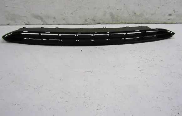 Opel Corsa E Front bumper lower grill 475498358 13432002