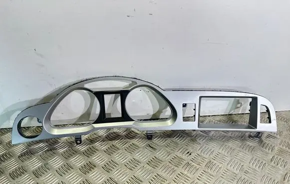 Dashboard trim