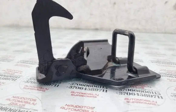 Volkswagen Touareg I Engine bonnet (hood) release handle 6Q0823480B