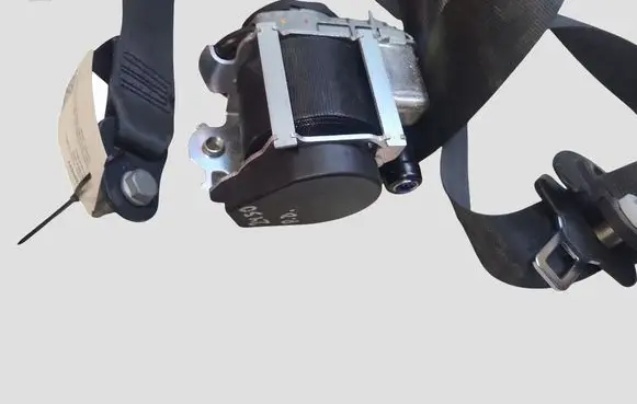 Peugeot 508 Front seatbelt 1056398 0610061