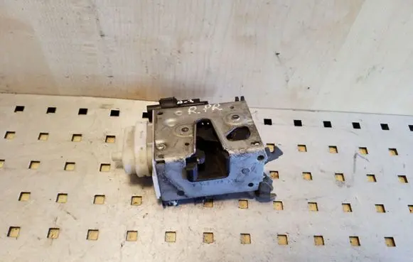 Audi A3 S3 8L Front door lock 8L1837016A