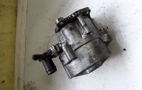 Renault Laguna II Vacuum pump