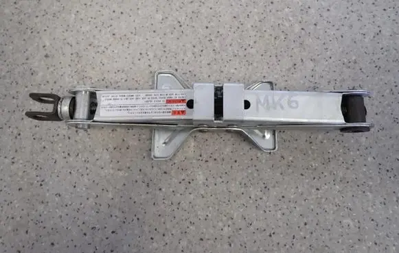 Suzuki Swift Cultus Spare wheel mounting bracket 