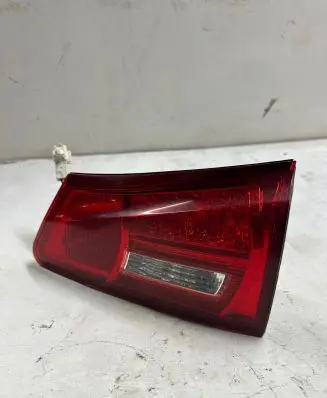 Lexus IS 220D-250-350 Tailgate rear/tail lights
