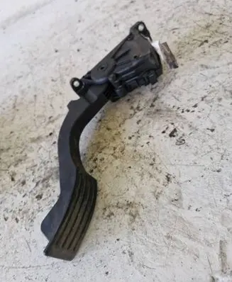 Ford Focus Accelerator throttle pedal