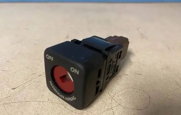 Peugeot 508 Passenger airbag on/off switch 96413912XT