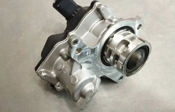 Volkswagen Touran III EGR valve 05L131501M