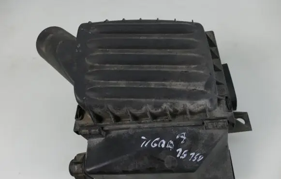Opel Tigra A Air filter box 90470240